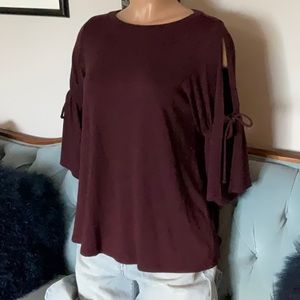 Loft top with flared sleeves